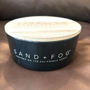NWT Extra Large Sand + Fog Soy Honey Tobacco Scented Candle